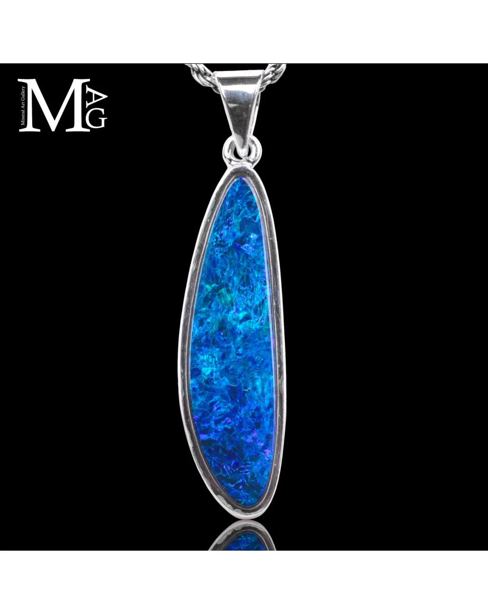 Ciondolo in argento con Opale Australiano di prima scelta.