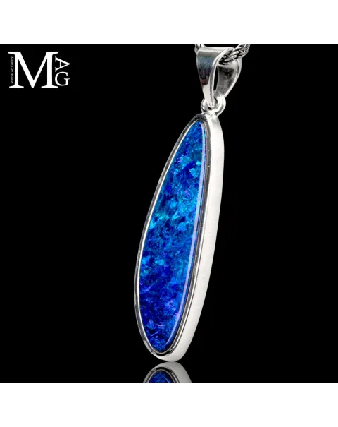 Ciondolo in argento con Opale Australiano di prima scelta.
