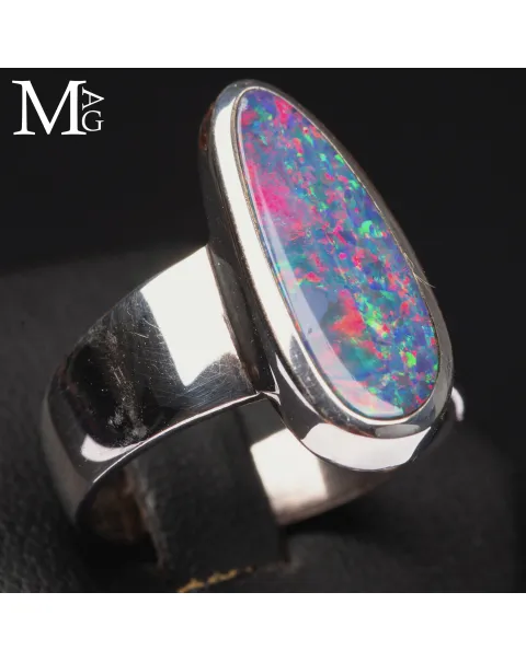 Anello in Argento 925 con Opale Australiano Play-of-Color.