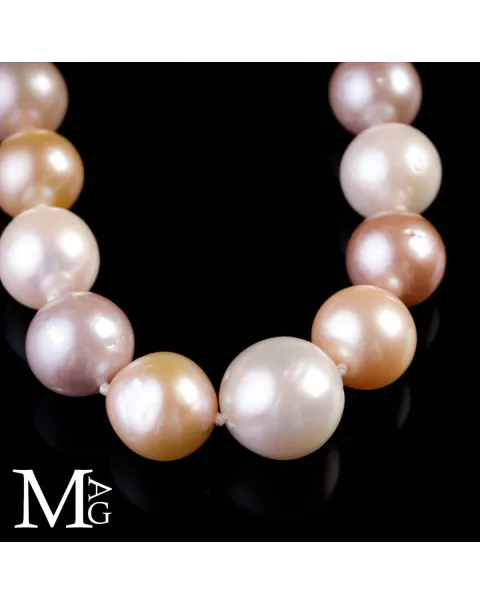 Collana Multicolore di Perle di Acqua Dolce.