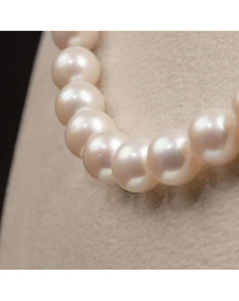 Collana di Perle d'Acqua Dolce: L'Incanto dell'Eleganza.