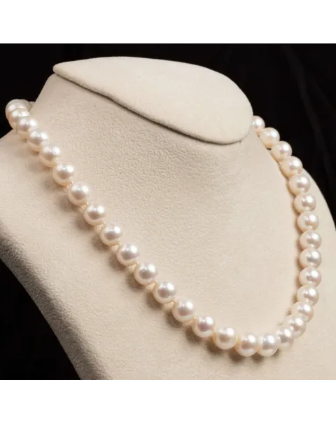 Collana di Perle d'Acqua Dolce: L'Incanto dell'Eleganza.