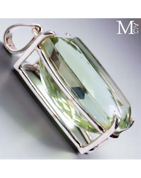Ciondolo in Argento con Gemma di Quarzo Verde Prasiolite