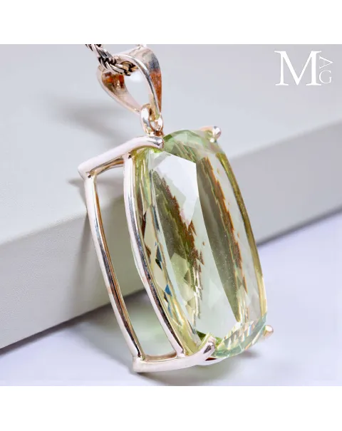 Ciondolo in Argento con Gemma di Quarzo Verde Prasiolite