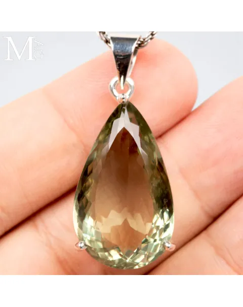 Ciondolo in Argento con Gemma di Quarzo Verde (Prasiolite)