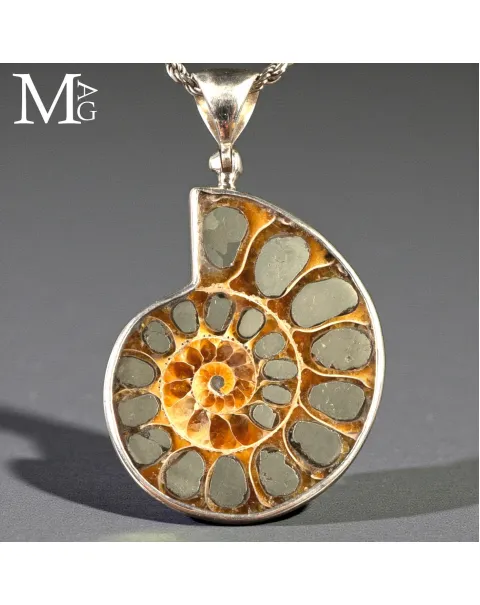 Ciondolo in argento con Ammonite e Pirite