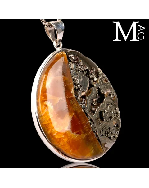 Ciondolo in argento con sezione di Ammonite Speetoniceras – Un capolavoro.