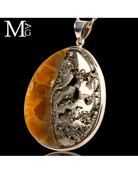 Ciondolo in argento con sezione di Ammonite Speetoniceras – Un capolavoro.