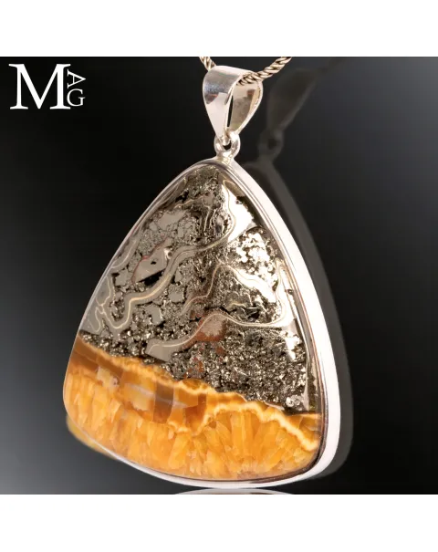 Ciondolo in Argento con Ammonite Fossile.