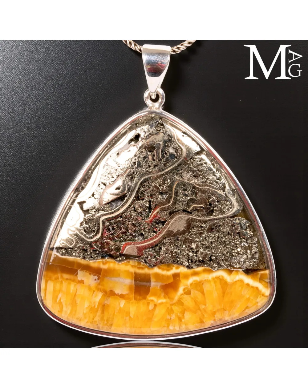 Ciondolo in Argento con Ammonite Fossile.