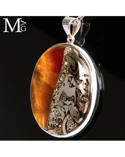 Gioiello in Argento con Ammonite Fossile.