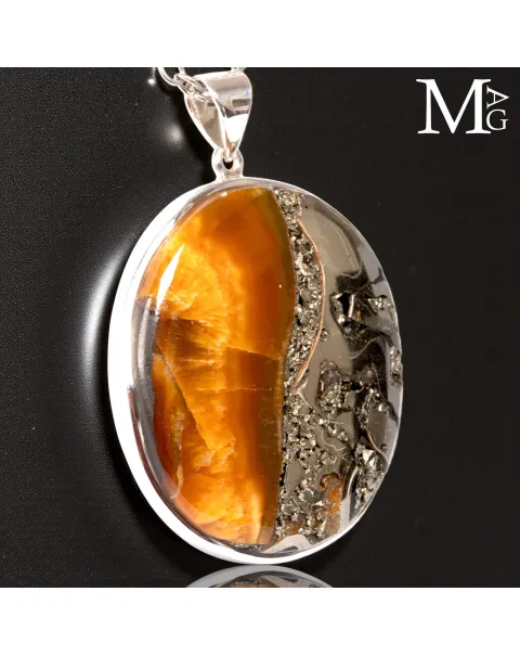 Gioiello in Argento con Ammonite Fossile.