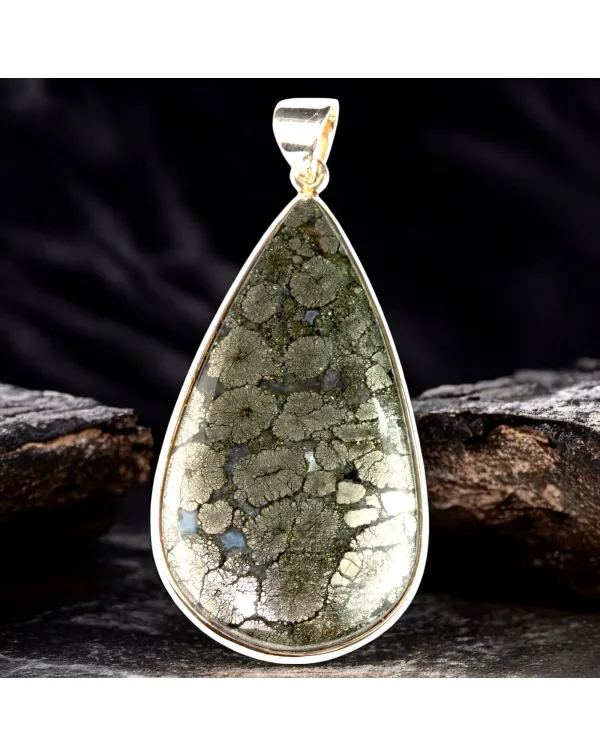 Esclusivo Ciondolo in Argento con Rara Pirite di N...