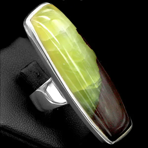 Anello con Gemma di: Prehnite Dorata Australiana.