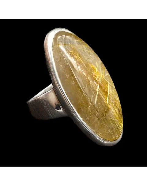 Anello in Argento con Cabochon di Quarzo Rutilato