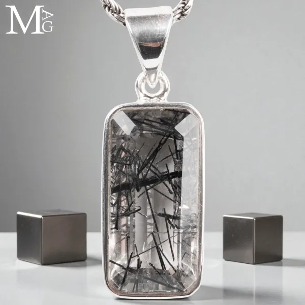 Quarzo Tormalinato – Design Essenziale in Argento 925