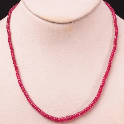 Raffinato Collier di Rubini "Sangue di Piccione" da 75 ct.