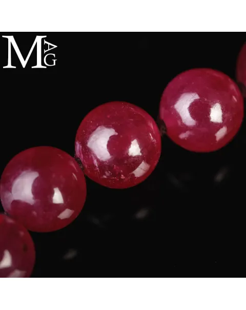 Collier di Rubini "Sangue di Piccione" da 540 Carati.