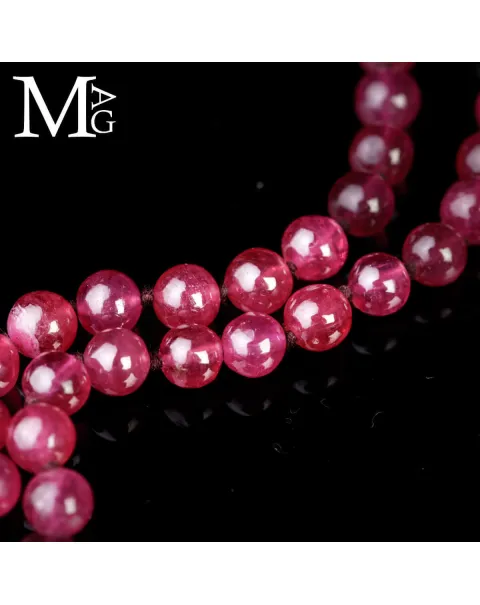 Collana di Rubini: Eleganza di Sfere Birmane.