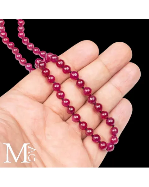 Collana di Rubini: Eleganza di Sfere Birmane.