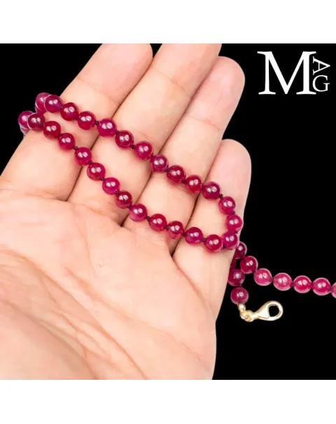 Collana di Rubini: Eleganza di Sfere Birmane.