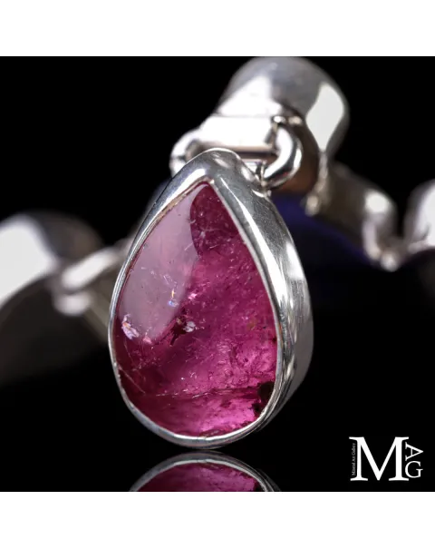Collier in argento 925 con rubini – Equilibrio di luce e materia