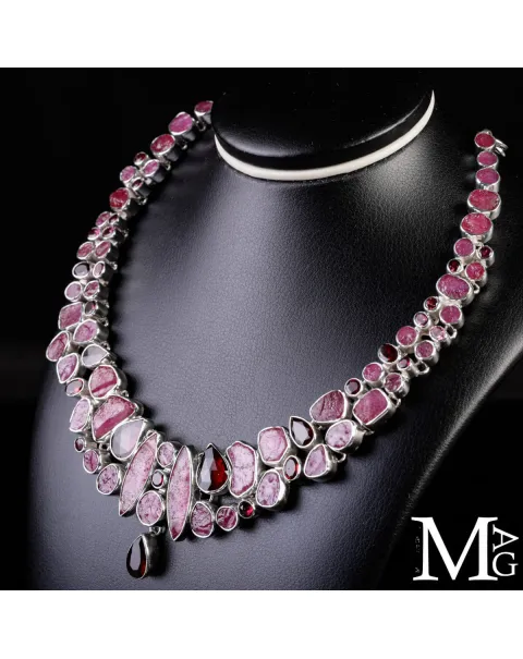 Collier - Gioiello Scultoreo con Rubini Grezzi