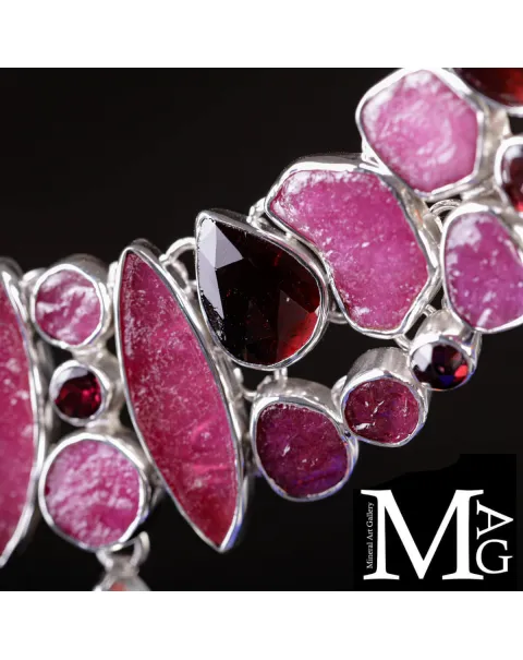 Collier - Gioiello Scultoreo con Rubini Grezzi