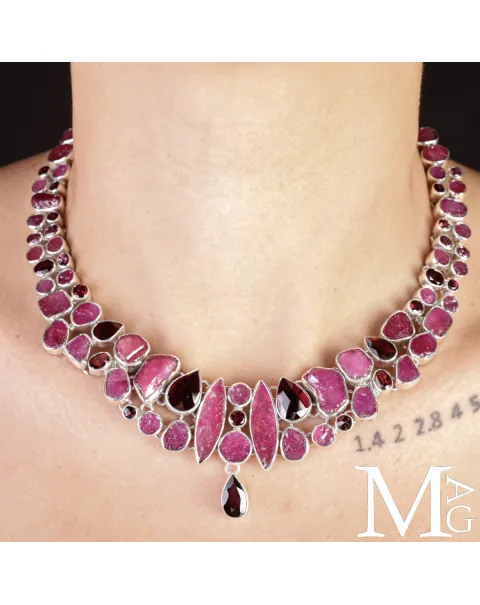 Collier - Gioiello Scultoreo con Rubini Grezzi