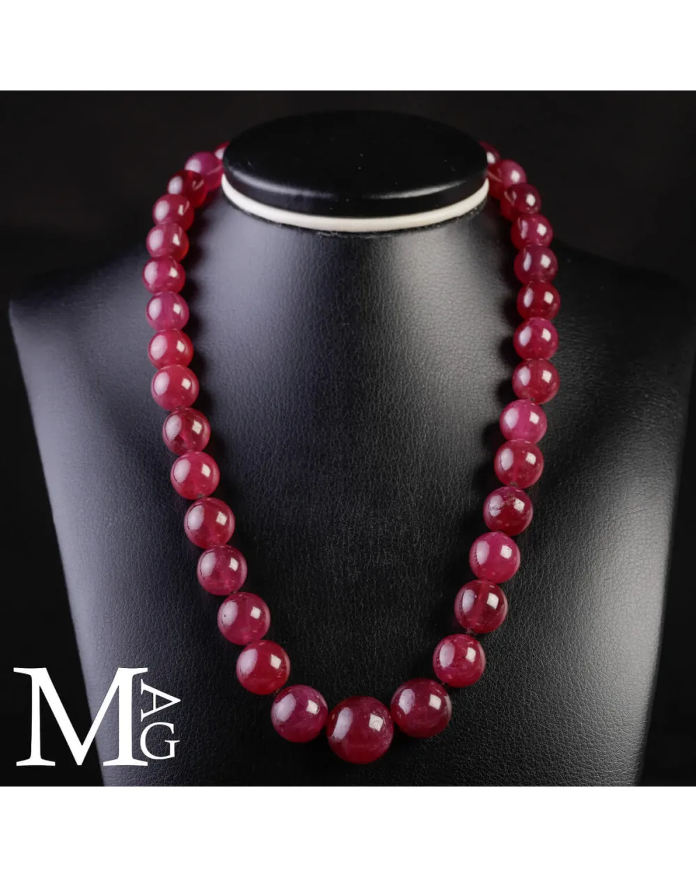 Collana in Rubini Naturali – 35 Sfere “Sangue di Piccione”.