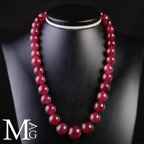 Collana in Rubini Naturali – 35 Sfere “Sangue di Piccione”.