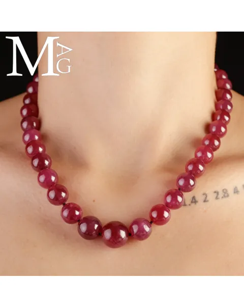 Collana in Rubini Naturali – 35 Sfere “Sangue di Piccione”.