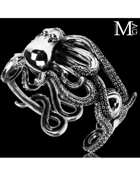 Bracciale in argento 925 a forma di polpo con dettagli realistici.