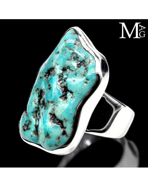 Anello in argento con turchese del Tibet.