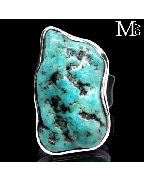 Anello in argento con turchese del Tibet.