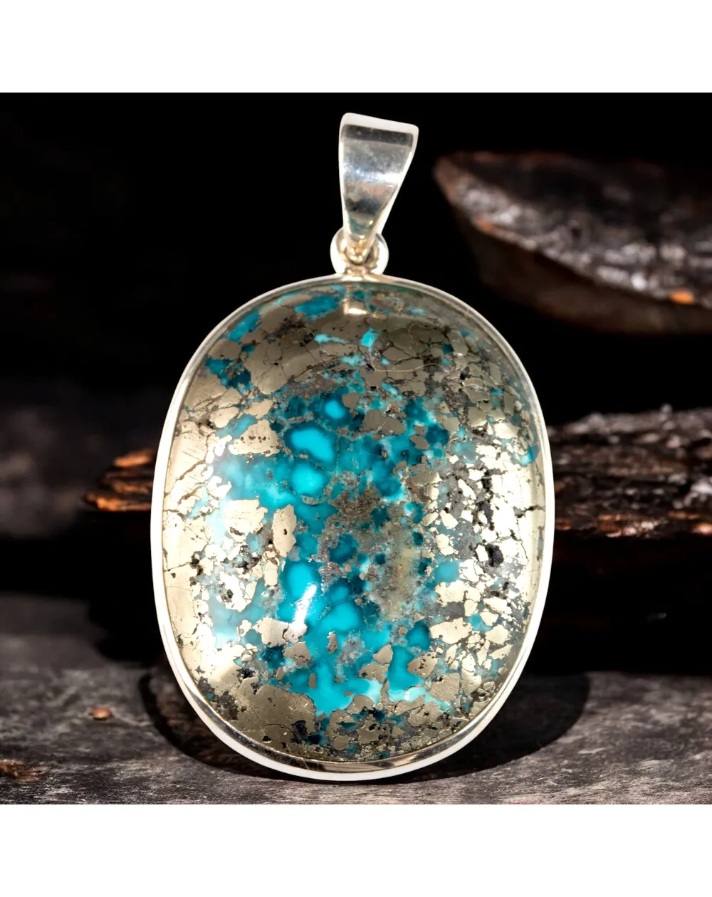 Elegante Ciondolo in Argento con Turchese di Nishapur e Inclusioni di Pirite.