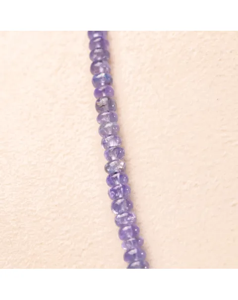 Collana in Tanzanite: Eleganza Blu-Violetto in una Silhouette Perfetta.