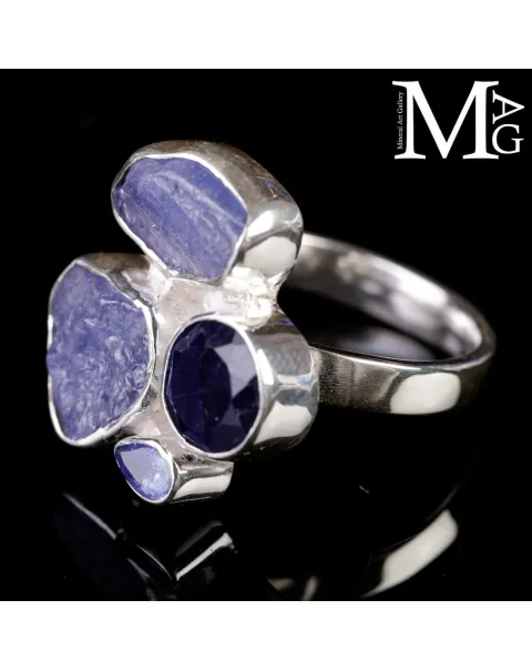 Anello in Argento con Tanzaniti Naturali