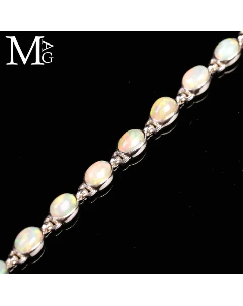 Bracciale in Argento con Gemme di Opale Etiope.