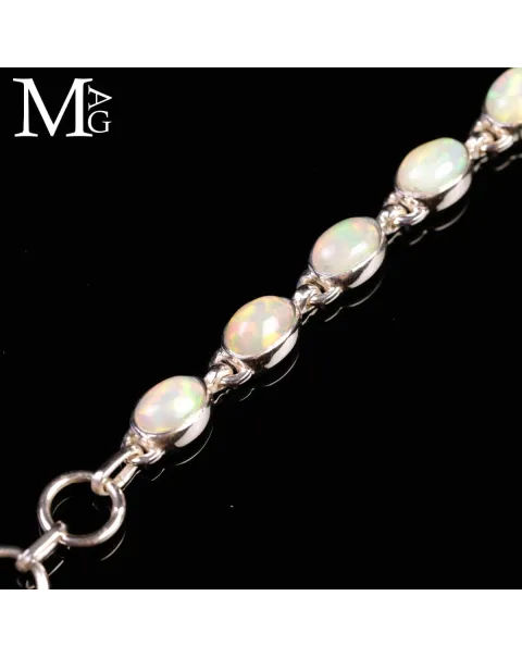 Bracciale in Argento con Gemme di Opale Etiope.
