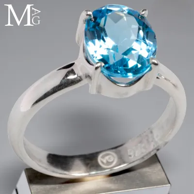 Anello in Argento 925 con Topazio Swiss Blue – Taglio Ovale.