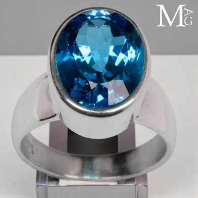 Anello in Argento 925 con Topazio Swiss Blue – Taglio Ovale.