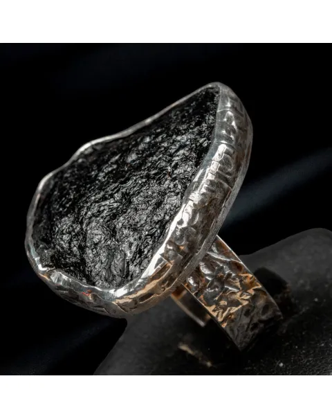 Anello con Tormalina Nera, protezione Naturale.