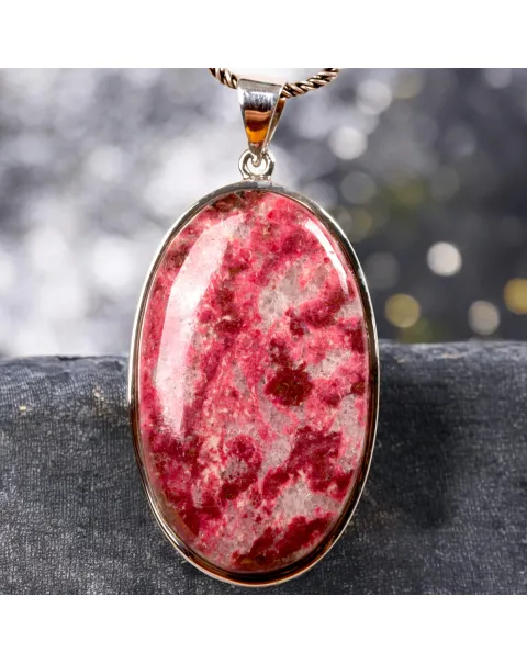 Ciondolo in argento con Tulite norvegese.