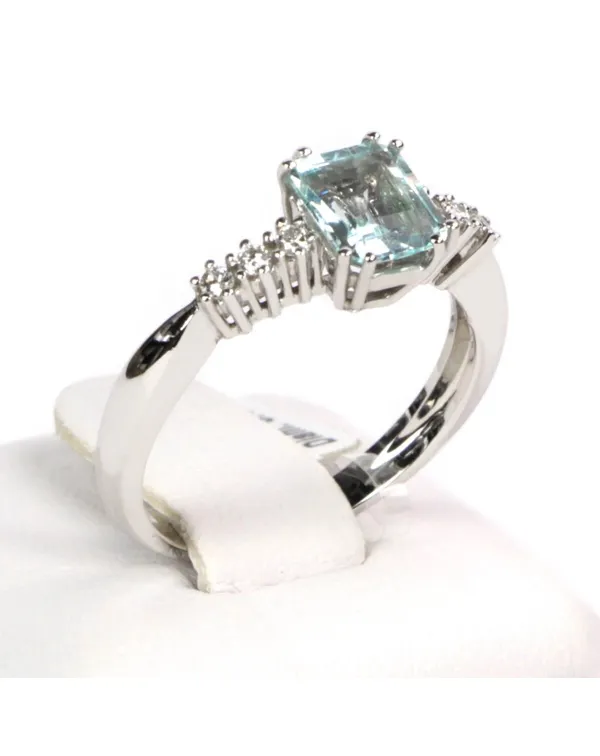 Anello Oro Bianco Acquamarina e Diamanti