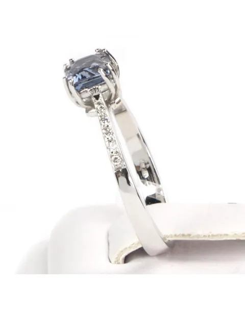Anello Oro Bianco Spinello e Diamanti
