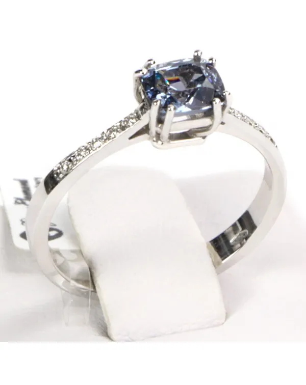 Anello Oro Bianco Spinello e Diamanti