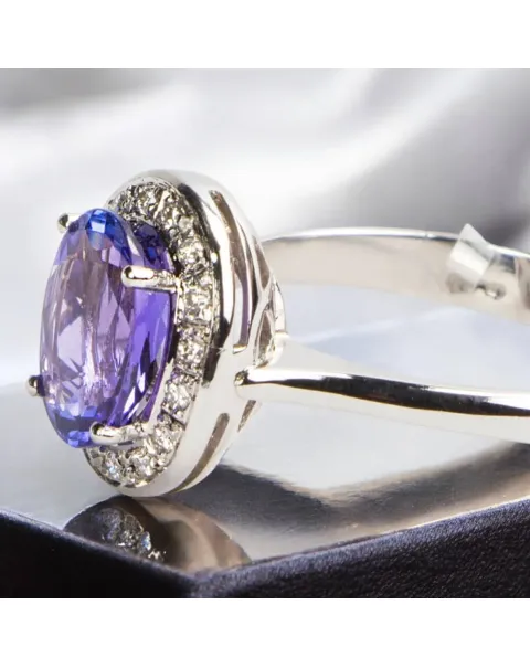 Anello Oro Bianco Tanzanite e Diamanti