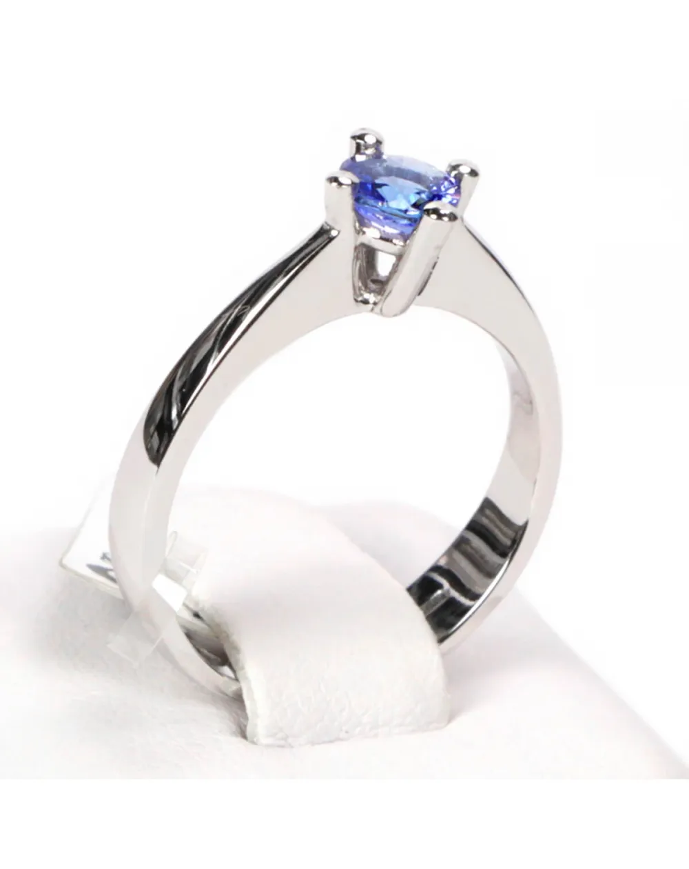 Anello Oro Bianco Tanzanite