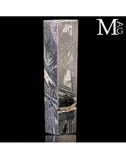Meteorite Aletai – Sezione lucidata con trame Widmanstätten.